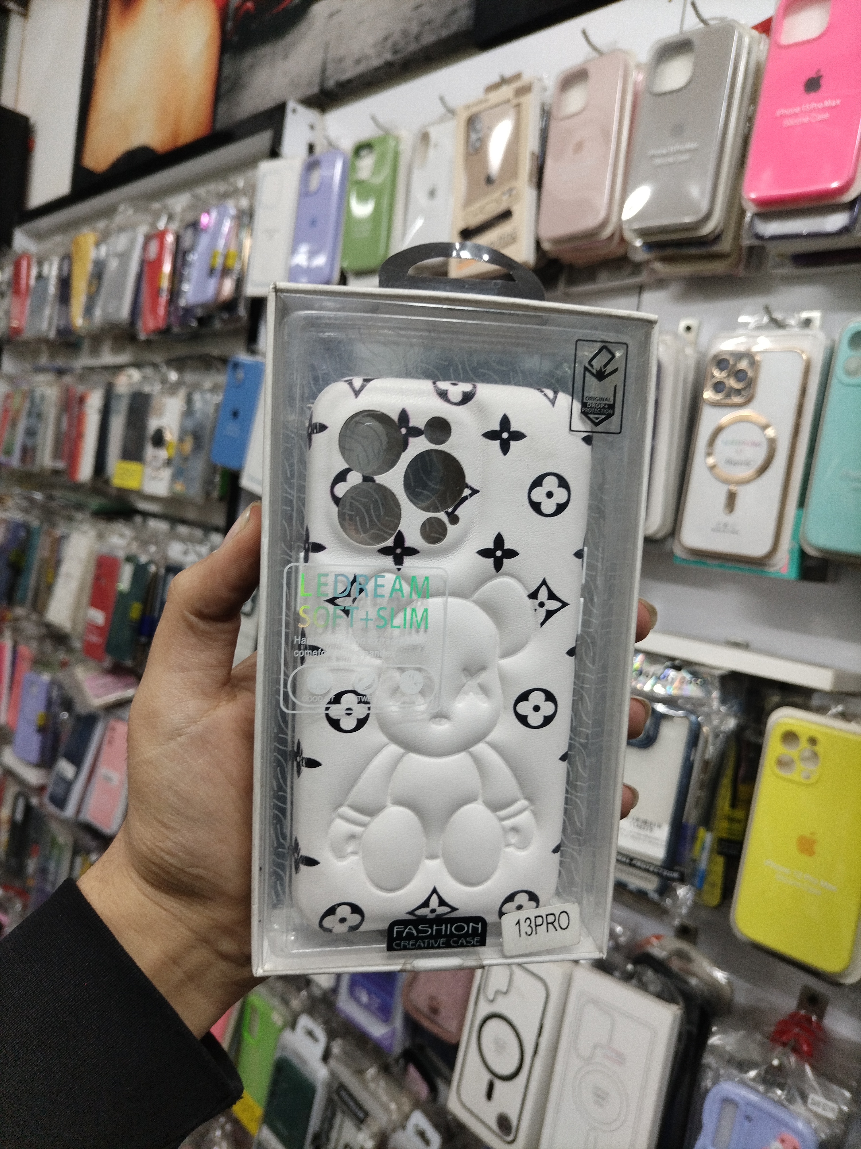 کاور طرح دار اورجینال گوشی iPhone 13pro