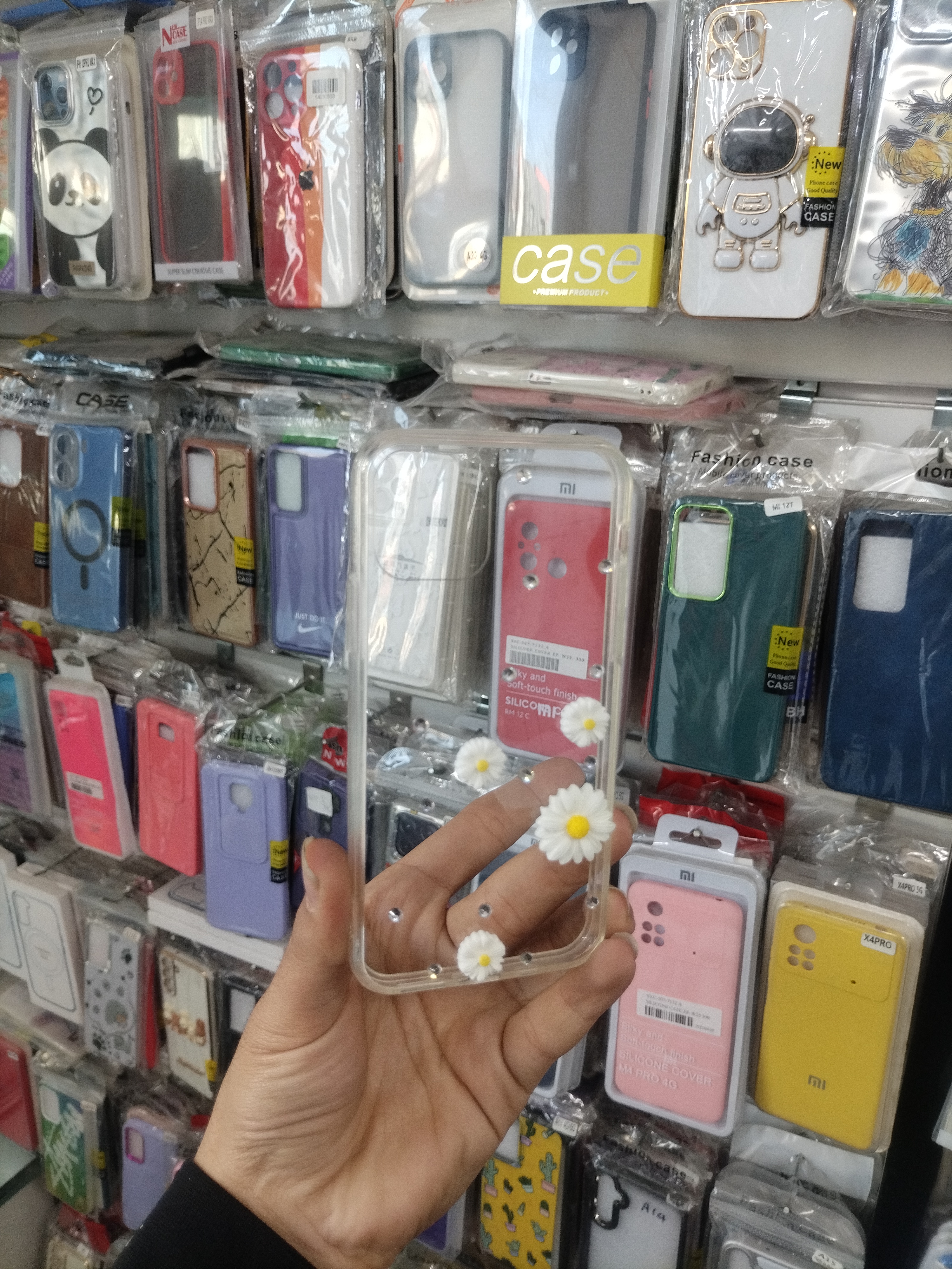 کاور طرح دار برای گوشی IPHONE 11 Pro مدل شفاف